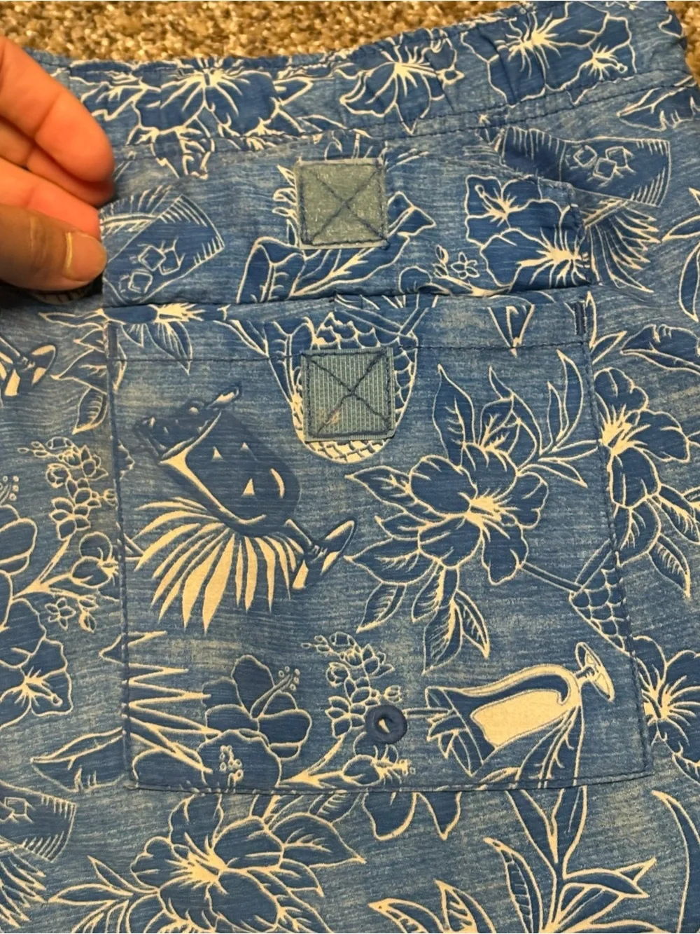Tommy Bahama Relax trunks swimwear Mens L pockets blue white pineapple & Floral